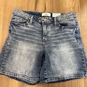 200006	Womens	Short	BKE	Payton	Medium	30		Like New